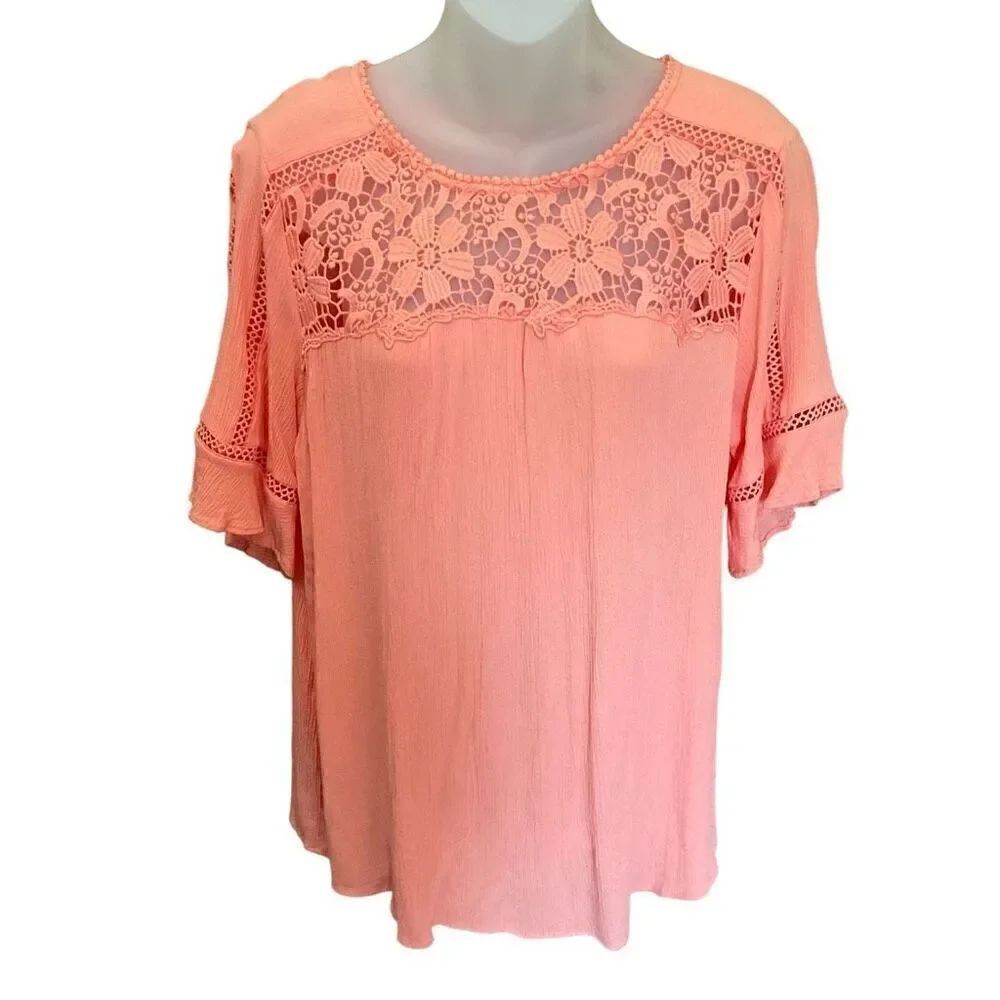 New Direction Blouse Round Neck Peach Orange Lace Crochet Short Sleeves Medium